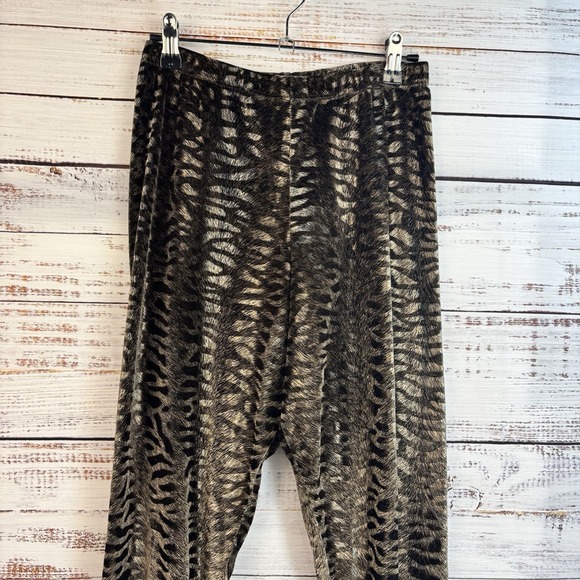 Skea Pants - Women's Black & Gray Patterned Leggings